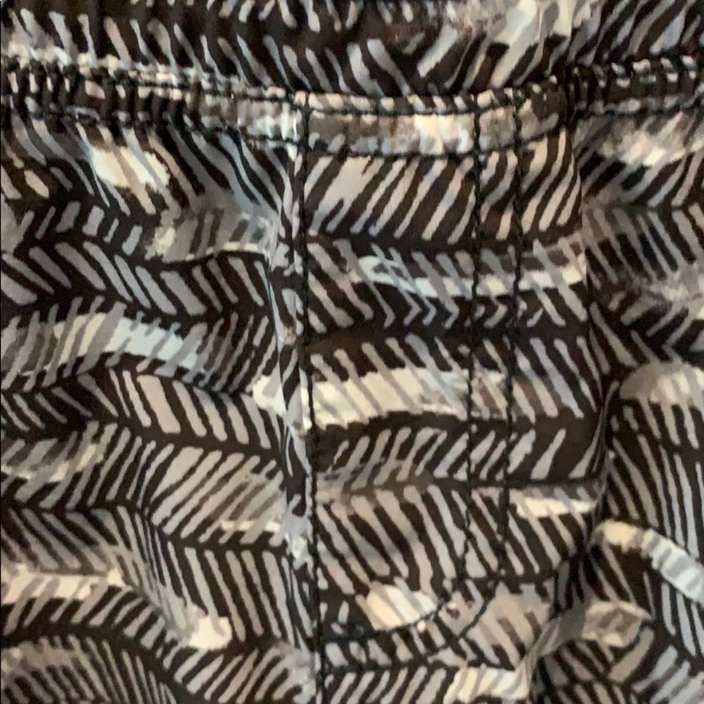 Black and White North Face Shorts - Picture 2 of 8